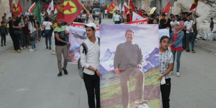 Ciwanên Helebê li dijî dagirkeriya Dewleta Tirk meşiyan