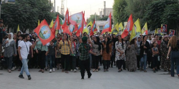 Ciwanên Helebê li dijî dagirkeriya Dewleta Tirk meşiyan