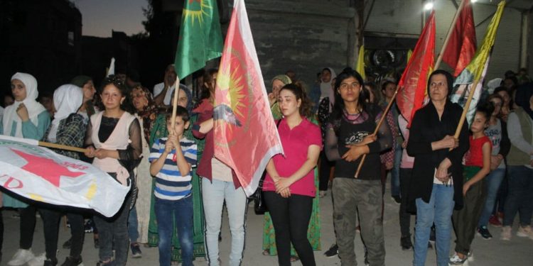 Ciwanên Helebê li dijî dagirkeriya Dewleta Tirk meşiyan