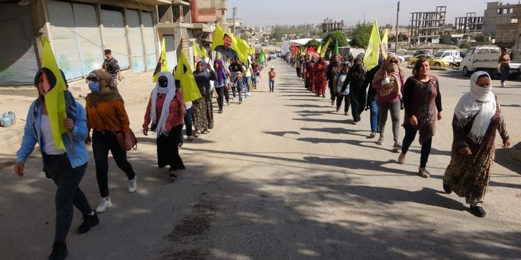 Li dijî êrişên Dewleta Tirk, gelên Rojava daketin qadan