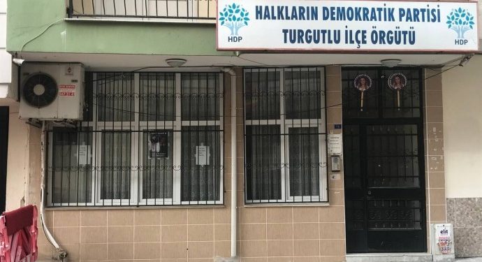 Hevalno bi Kurdî biaxivin û bi Kurdî bijîn – Li Turgutluyê kursa zimanê Kurdî