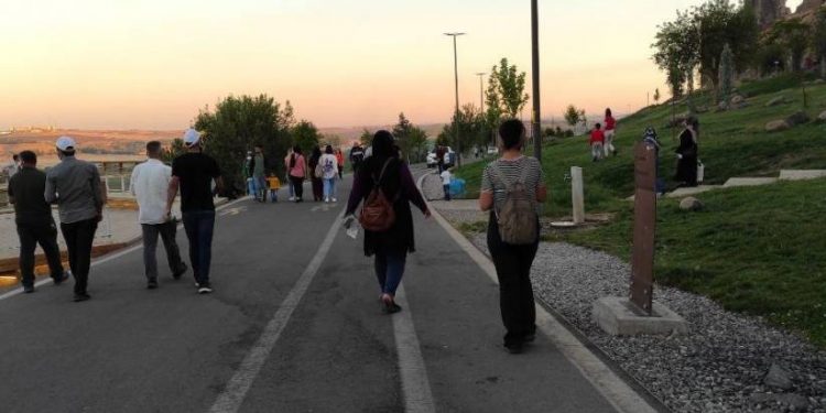 Li dijî Tiryak û fuhuşê seferberiya ciwanên HDP’ê