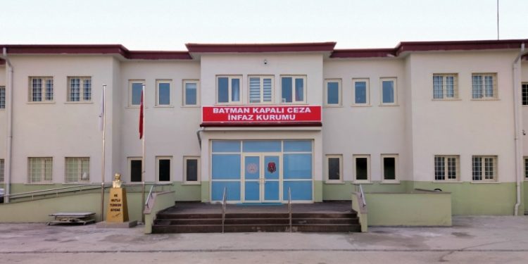 Îşkence vê carê jî li girtîgeha Êlihê ye