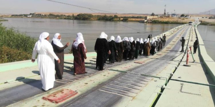 Dayîk ji bo şehîdên xwe bigrin ketin tevgerê