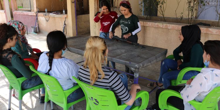 Perverda xweparastinê ya jinên ciwan