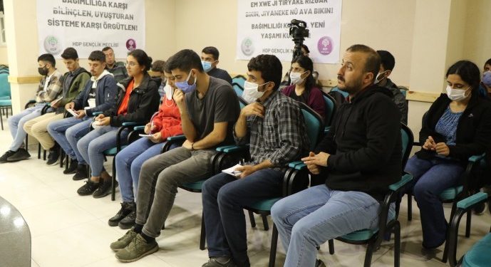 Ciwanên HDP’yî li dijî tiryakê semînerek dan