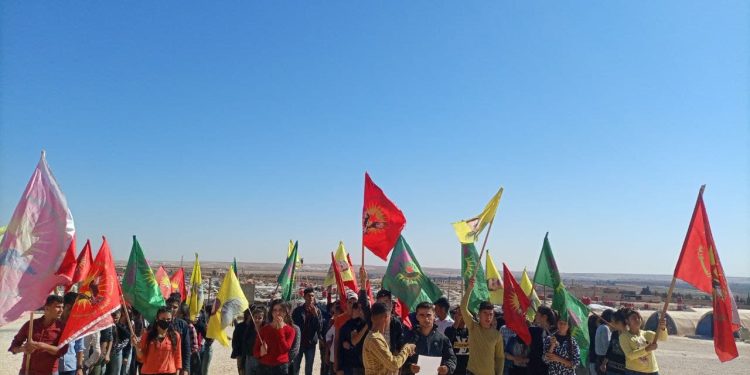 Ciwanên Efrînê li dijî Gefên Dewleta Tirk daxuyanî dan