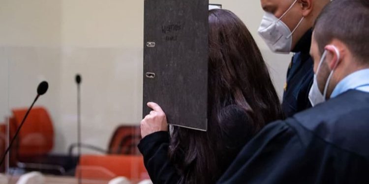 Jineke DAÎŞ’î keça Êzidî birçî hişt û qetil kir