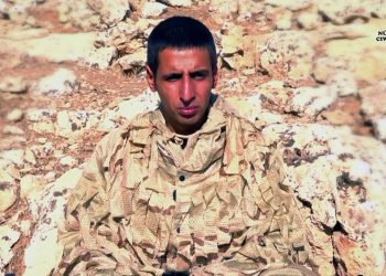 TAYBET – Ciwan ber bi çiyayan ve diherikin – “Divê her ciwan ber bi çiyayan bimeşin û çekê hilînin”