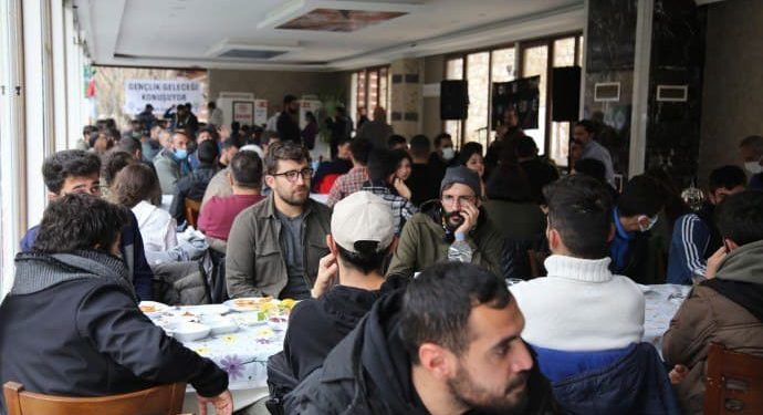 Ciwan bi şîara “Ciwan pêşerojê diaxivin” li Dêrsimê hatin cem hev