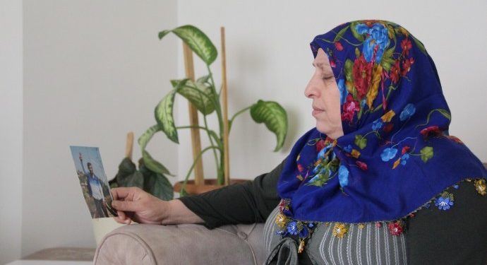 Li Siliviriyê Kurdî nivîsandin û dîlan qedexe ye