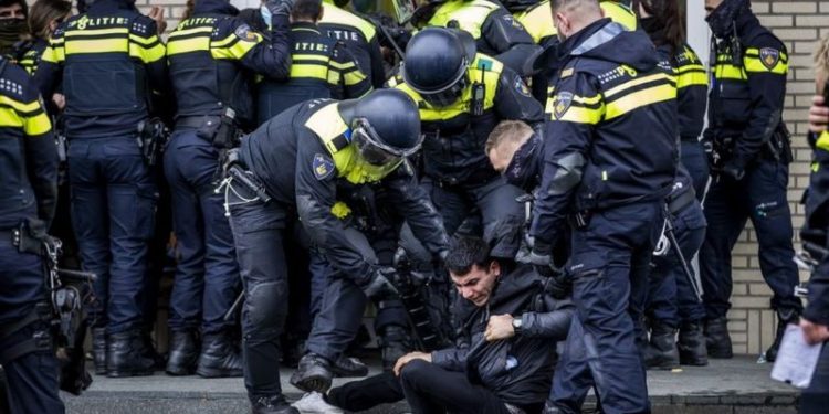 Faşîzma Holandayê ya li dijî ciwanan – 44 ciwan dersînor kirin