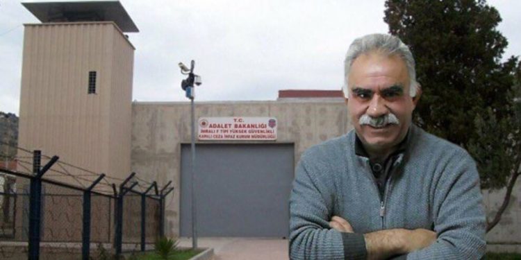 Parêzeran ji ber astengiya hevdîtin ya bi Rêberê Gelan re gili li HSK’ê hate kirin