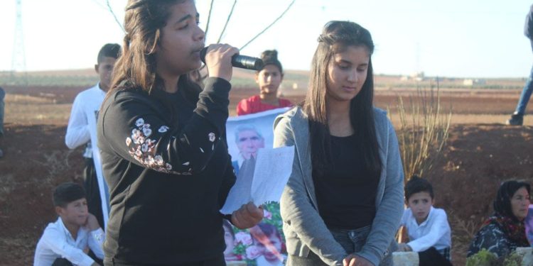 Di pêşengtiya ciwanan de gelên Şehbayê ji bo salvegera komkujiya Til Rifatê daket qadan