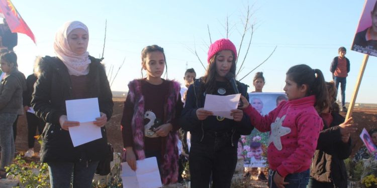 Di pêşengtiya ciwanan de gelên Şehbayê ji bo salvegera komkujiya Til Rifatê daket qadan