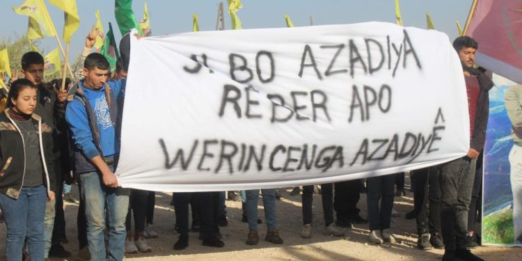 Ciwanên Efrînê Meşiyan – “Ji bo Azadiya Rêber Apo werin cenga azadiyê”