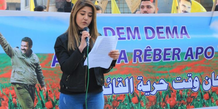 Li dijî tecrîdê Ciwanên Şoreşger û Yekitiya Jinên Ciwan li Helebê meşiyan