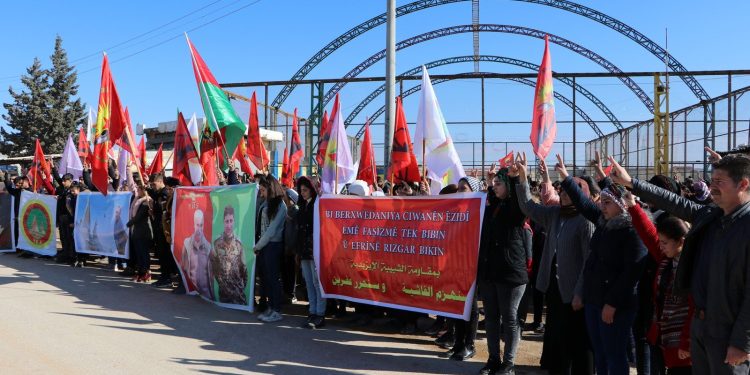 Yekitiya Ciwanên Êzidî li Şehbayê fermandarê YBŞ’ê Zerdeşt Şengalî bi bîr anî