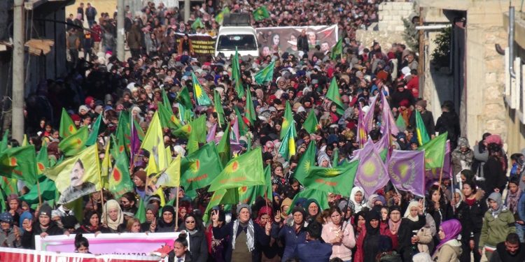 Herêma Efrîn şehadeta Sakîne Cansiz, Fîdan Dogan û Leyla Şaylemez meşek li dar xist