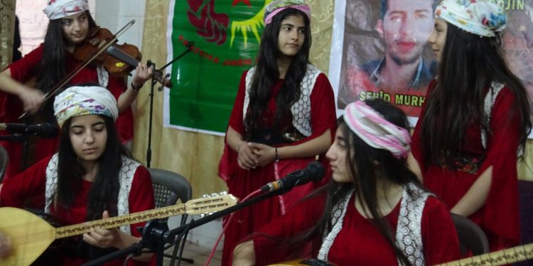 Pêşbirka helbestan ya şehîd Nûjiyan Ocalan ya Yekîtiya Jinên Ciwan a herêma Efrînê