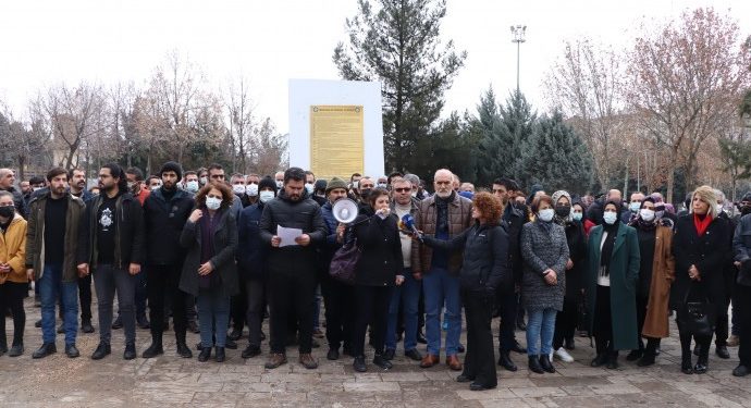 Amedî bibiryar in  – Em destûr nadin Bahçeli li van deran bijî!