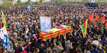 Li Qamişlo bi hezaran kes şehîdên xwe oxir dikin