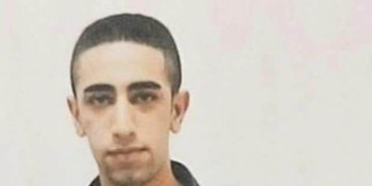 Di îşkenceyê de perdeya guhê girtî teqiya û hewl dan ku bi qayişê bixeniqînin