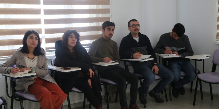 DFG ji bo rojnamegeriya kurdî atolyeya perwerdeyê da destpêkirin