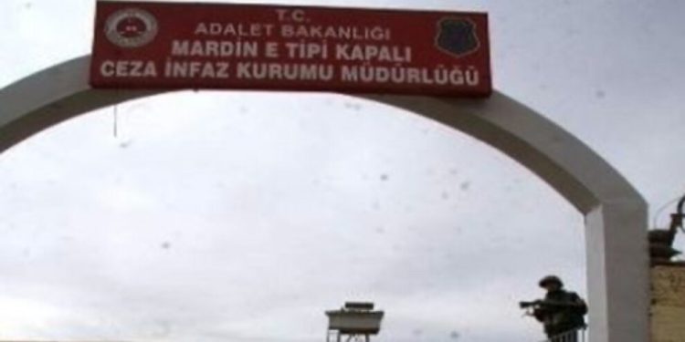 Girtiyên li Mêrdînê dest bi greva birçîbûnê kirin