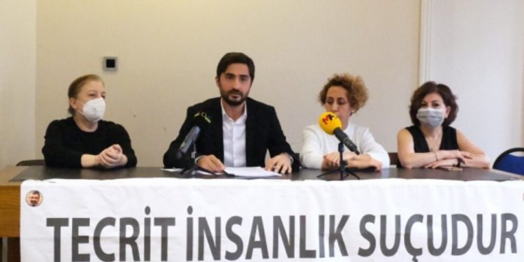 Rapora girtîgeha Îmraliyê: Li Îmraliye pêkanînên îşkenceya giran di dewrê de ne