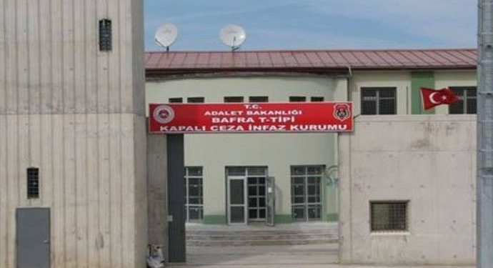 Şantajên dewleta Tirk ên li girtîgehan didomin – Gelek girtî rixmê demê wan hatine dîsa jî bernadin