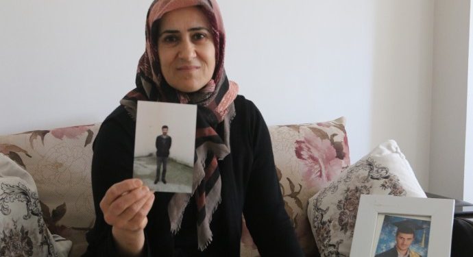 Li Zindanan îşkenceyên dewleta Tirk didome – Vê carê marşên Faşist dixwazin bidin gotin!