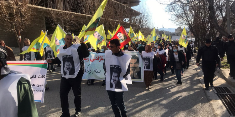 Li Silêmaniyê li dijî komploya 15’ê Sibatê meşek girseyî