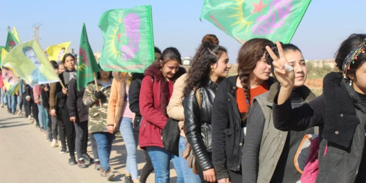 Jinên Ciwan li Şehbayê meşiyan – Hun nikarin vîna gelê Kurd dîl bigrin