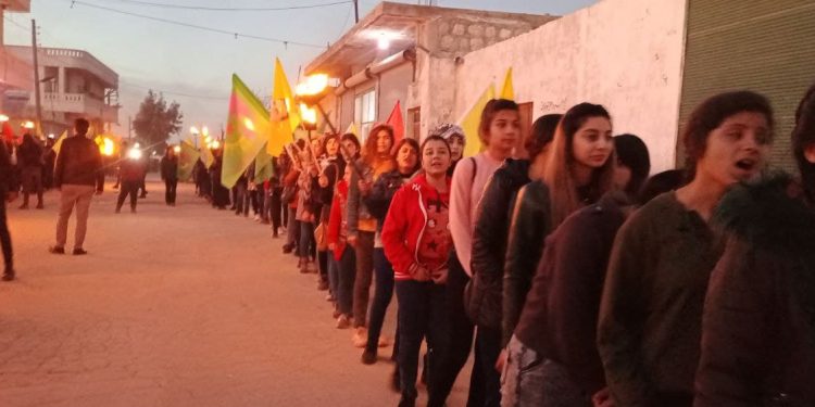 Ciwanên Efrînê li Şehbayê li dijî komployê meşiyan