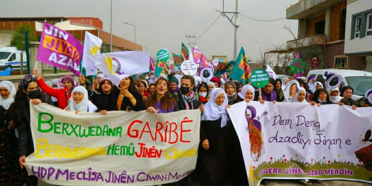 Starta 8’ê Adarê li Kerboranê di pêşengtiya jinên ciwan û TJA ‘yê dehate dayîn