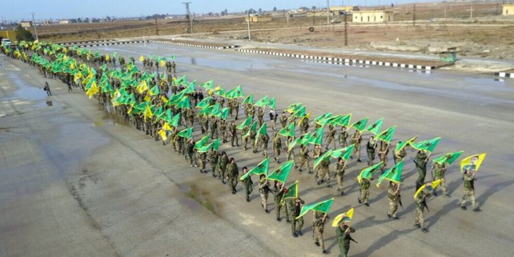 YPJ’ê bi wesîleya 8’ê Adarê merasîmeke leşkerî lidar xist