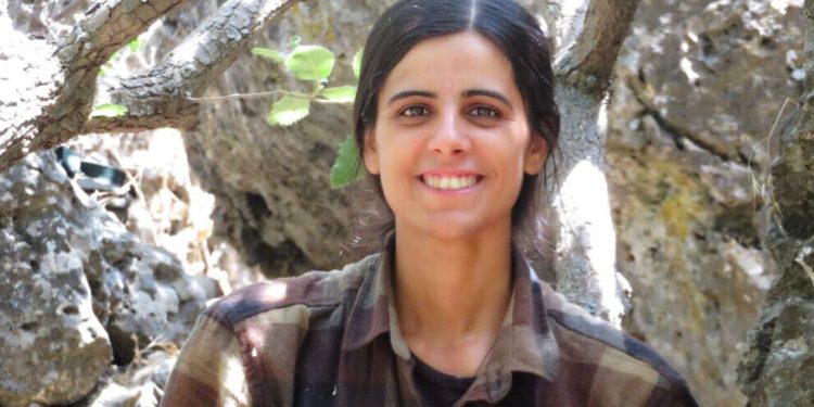 Cenazeya Şervana YJA Starê Şehîd Nûjiyan li Mêrdînê hate veşartin