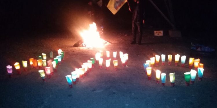 Ciwanên Welatparêz û Jinên Ciwan ên Têkoşer li Derbendîxan agirê Newrozê pêxistin