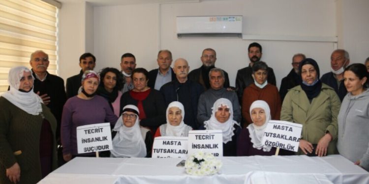 Malbatên girtiyan bang kirin ku îşkenceya li girtîgehan were teşîr kirin