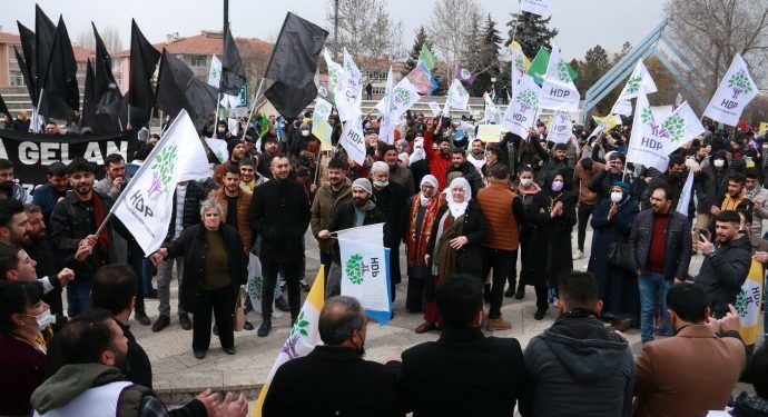 Îzmîr, Şirnex, Enqere, Çewlîk… Her der qada Newrozê ye!