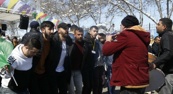 Îzmîr, Şirnex, Enqere, Çewlîk… Her der qada Newrozê ye!