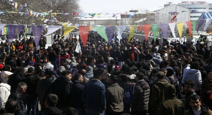 Îzmîr, Şirnex, Enqere, Çewlîk… Her der qada Newrozê ye!