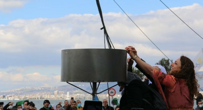 Îzmîr, Şirnex, Enqere, Çewlîk… Her der qada Newrozê ye!