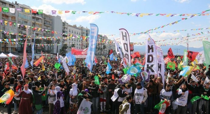 Îzmîr, Şirnex, Enqere, Çewlîk… Her der qada Newrozê ye!