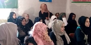 Ji aliyê Yekîtiya Jinên Ciwan ên Reqayê semînerek hate li darxistin