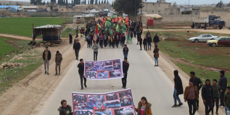 Tevgera Xwendekarên Demokratîk li Şehbayê li dijî dagirkirina Efrînê meşiyan