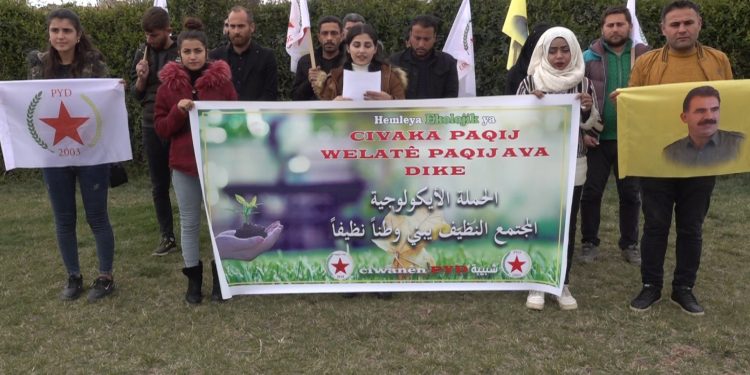 Ciwanên PYD’yî bi şiyara “Ciwaka Paqij Welatê Paqij Ava Dike” ve hemleya ekolojiyê da destpêkirin