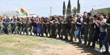 Li bajarê Kobanê rojbûna Rêber Apo hate pîroz kirin