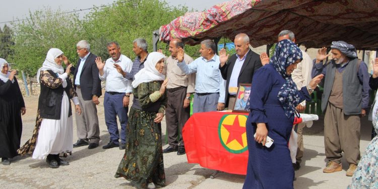 Li Mexmûrê ji bo Şehîd Aydin Mamak konê sersaxiyê